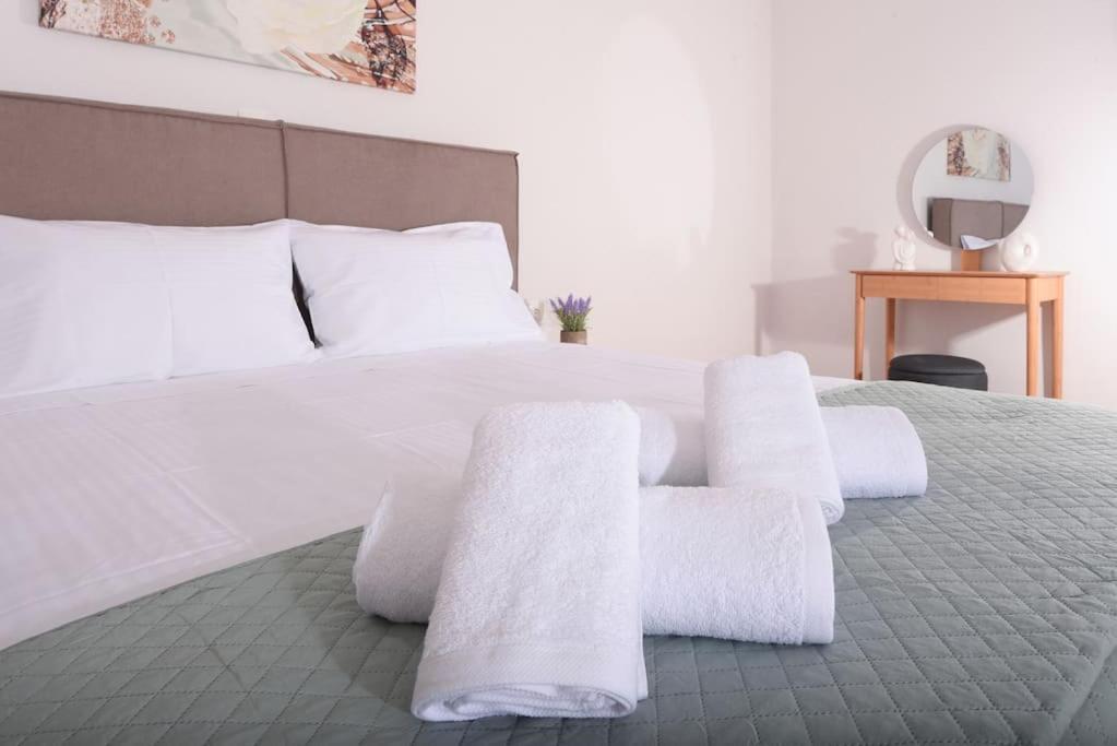 Marie'S Luxury City Center Apartment Candia Esterno foto